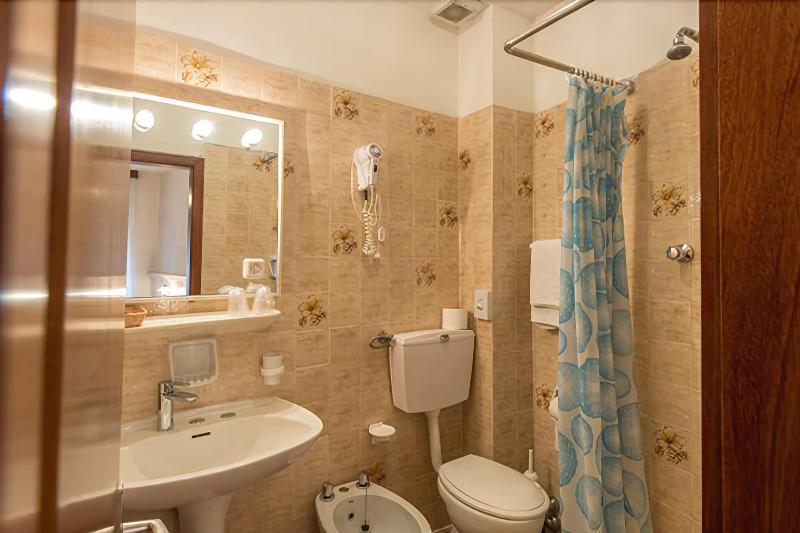 Albergo Antica Rosa Levico Terme Luaran gambar