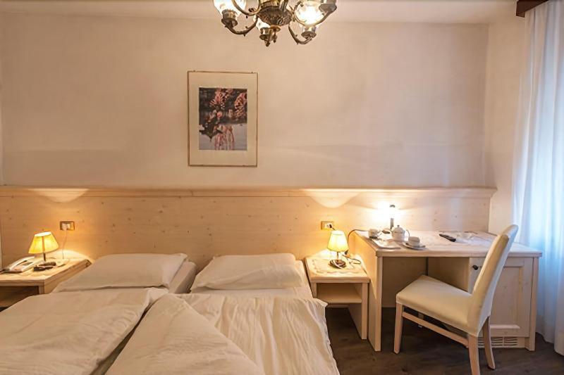 Albergo Antica Rosa Levico Terme Luaran gambar