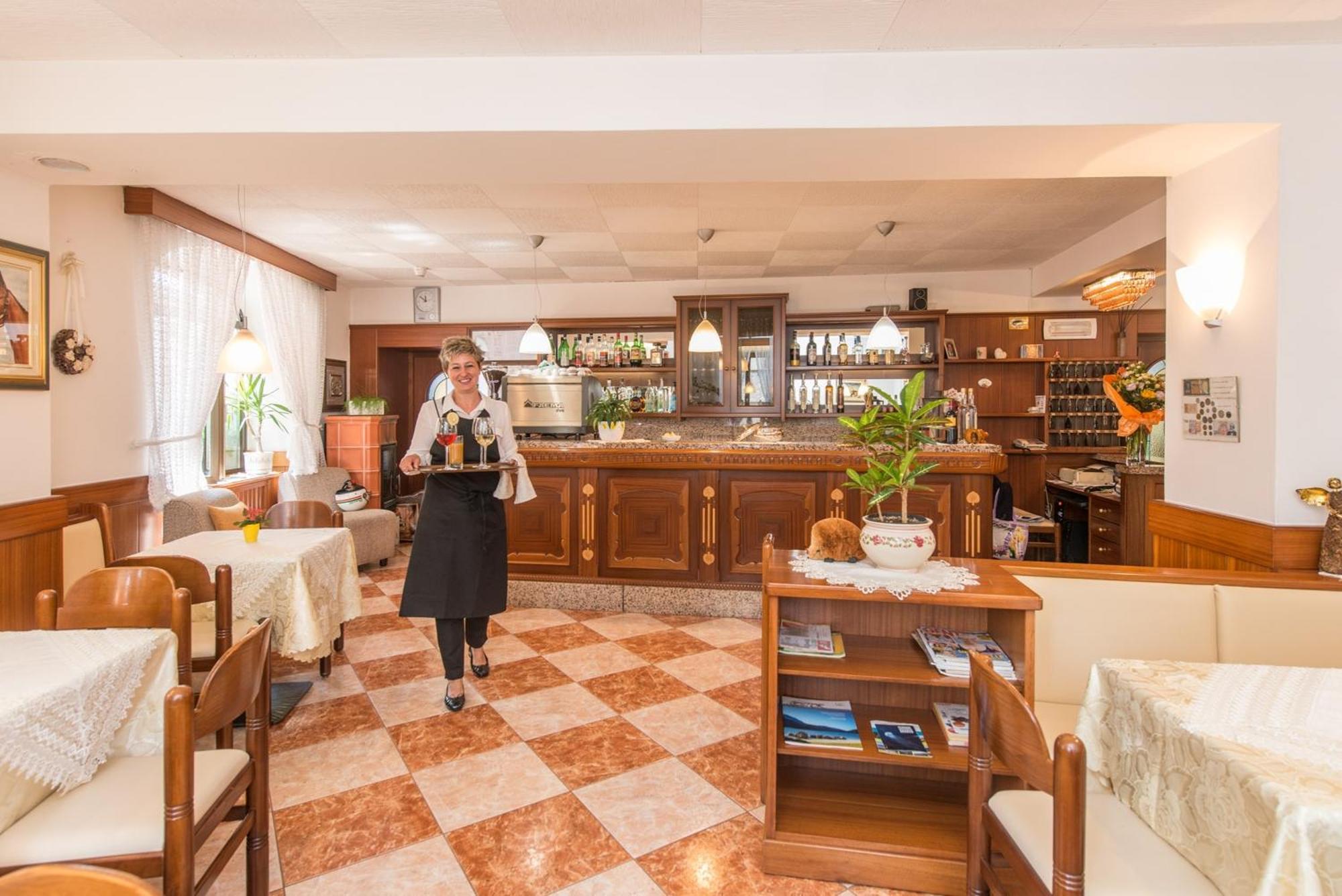 Albergo Antica Rosa Levico Terme Luaran gambar