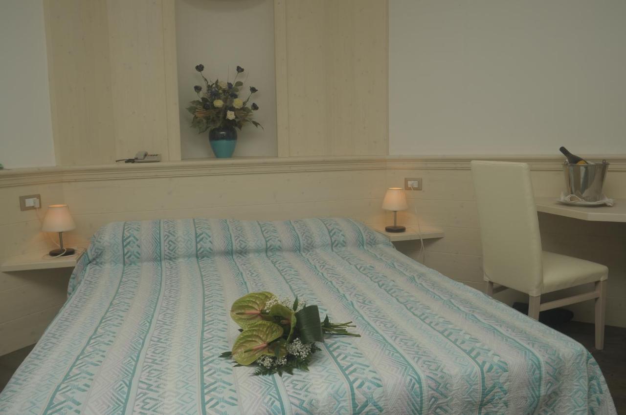Albergo Antica Rosa Levico Terme Bilik gambar